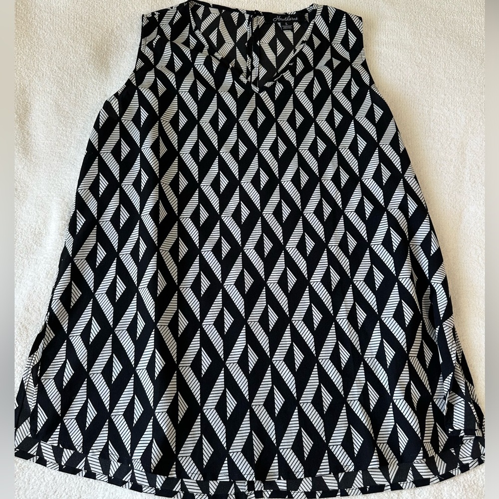 Hawthorne black and white tank top blouse size large